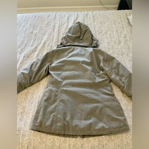 Large Eddie Bauer Grey Winter Coat - Picture 4 of 10
